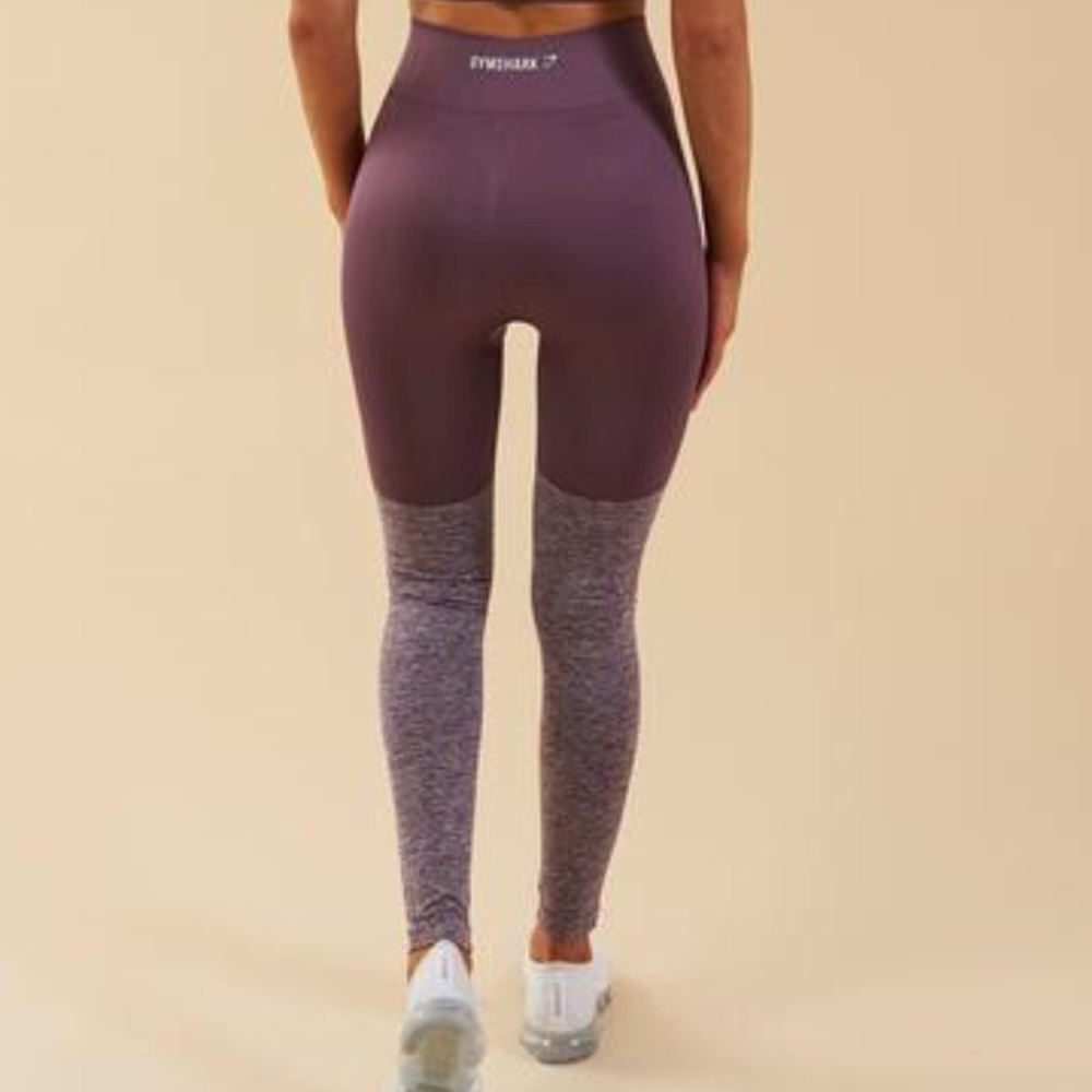 [SOLD] GYMSHARK TWOTONE SEAMLESS LEGGINGS SIZE S